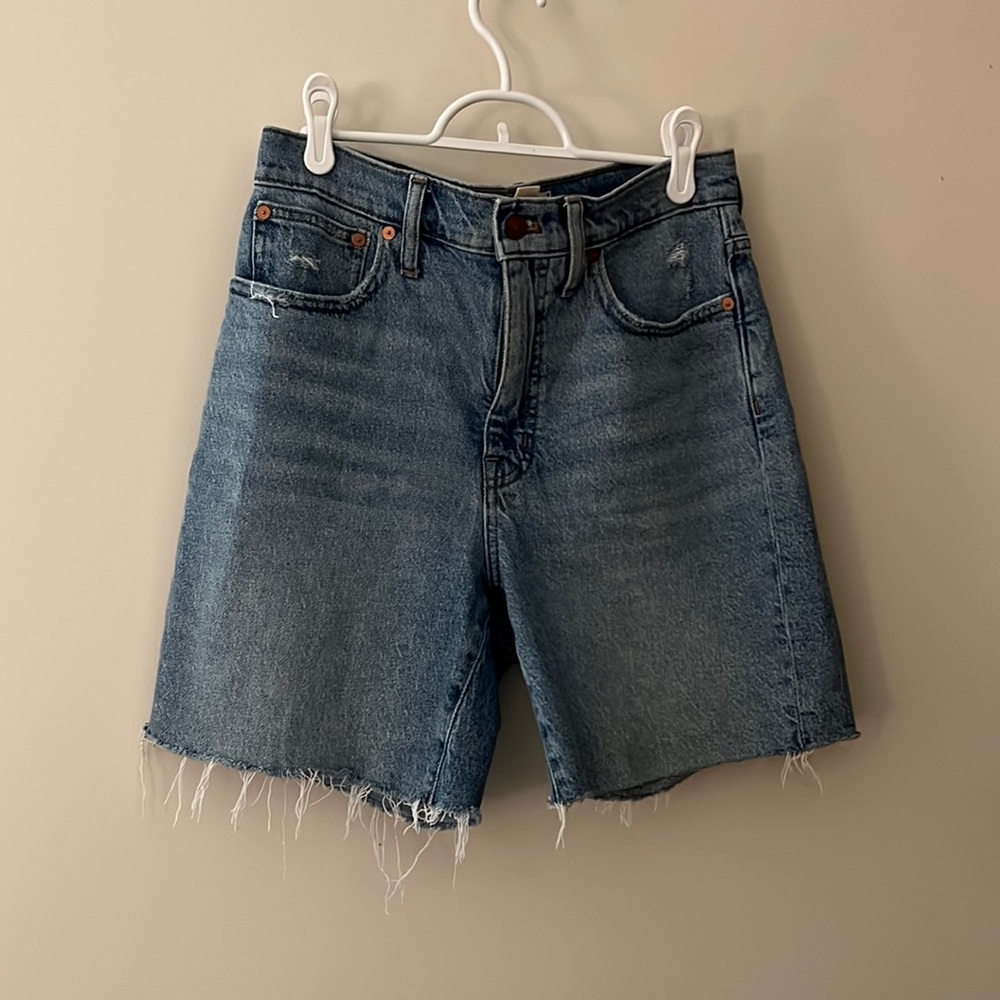 Madewell high-rise denim mid-length shorts size 27